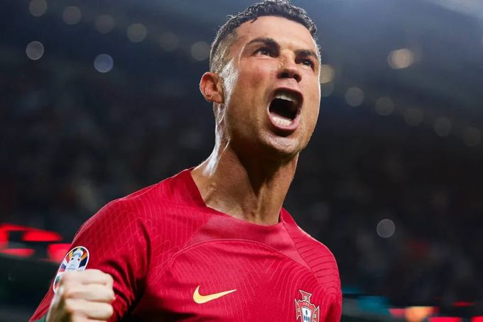 Cristiano Ronaldo comemorando uma vitória.