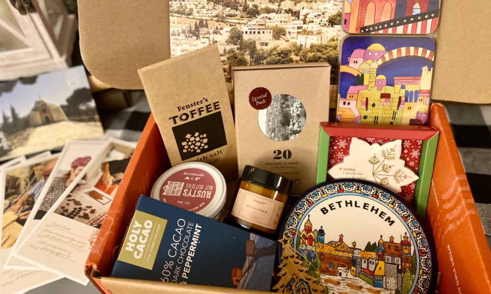 Artzabox Christmas subscription gift box