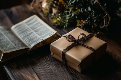 A wrapped gift box.