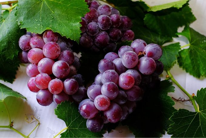 A bunch of grapes.