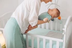 Baby Sleep Schedule: Simple Steps & Tracking Tips