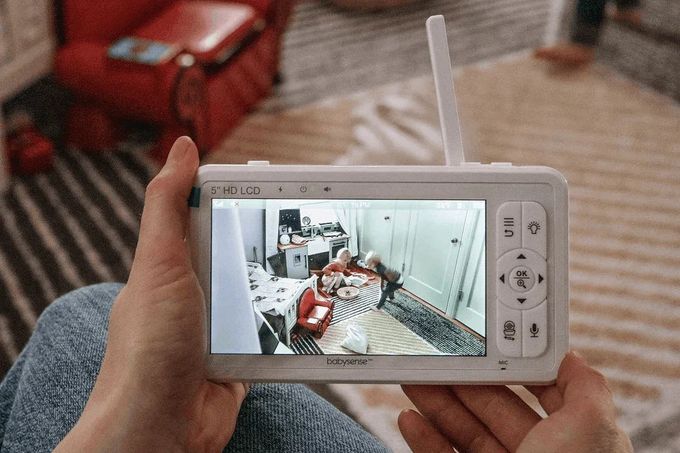 10 Reasons You Need a Baby Video Monitor main image