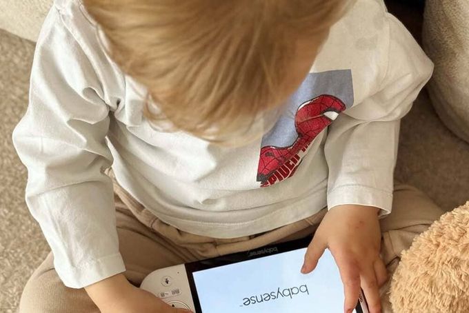 Top 8 Baby Monitors for Travel, Hotels, and Airbnbs