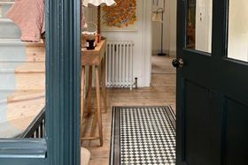 8 Stylistic and Creative Rug Solutions for Your Corridor