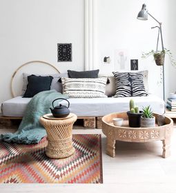 How to Effortlessly Brighten Any Dark Room Using Rugs