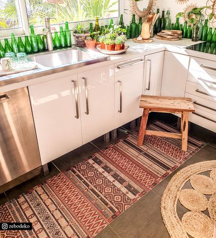 Best Kitchen Mats for Comfort, Style & Safety
