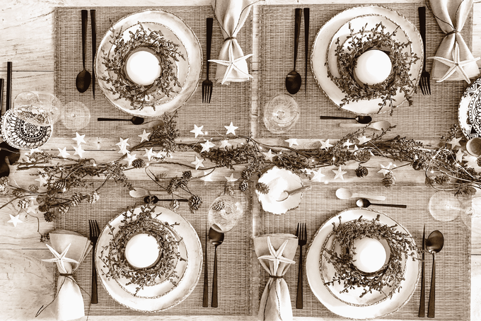 Ways to Decorate Your Christmas Dinner Table
