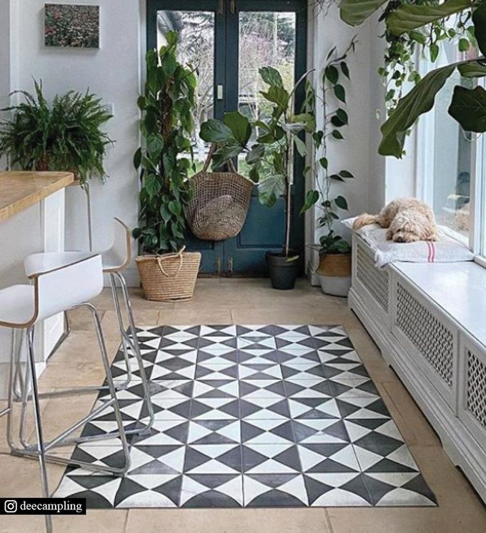 Black and White pattern contemporary vinyl rug