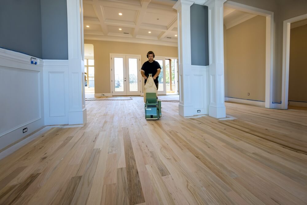 Clean hardwood floors with vaccuum Beija Flor