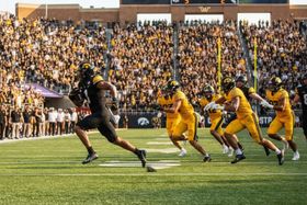 College Football Ranked Matchup Betting: How Top 25 Rankings Move the Line