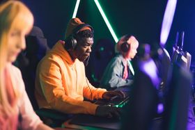 7 Best Free Online eSports Games to Play in {year} to Make $$$