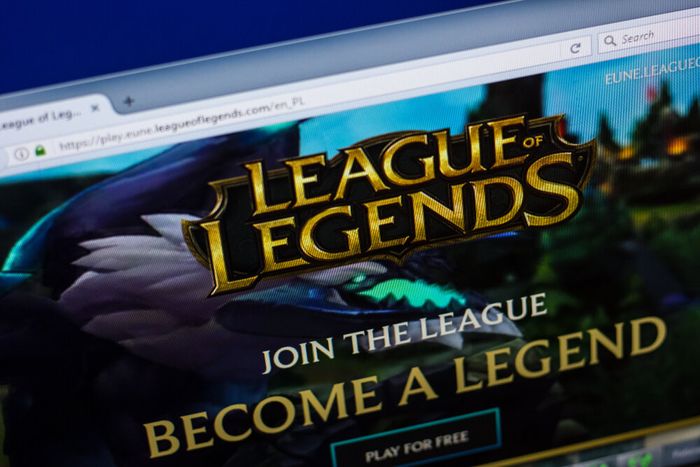 What is the best and safest page to buy ranked League of Legends