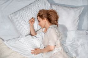 Light vs Deep Sleep: A Sleep Showdown of 8 Differences and Similarities