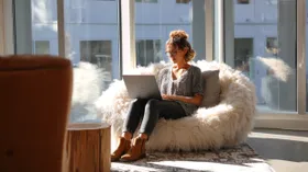 A Beginner's Guide to Selling Digital Products on Shopify in {Year}