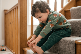 Baby Feet Cold and Sweaty: Causes and Parent-Ready Solutions