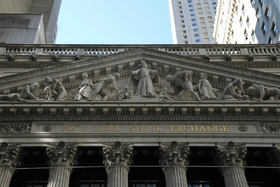 Should Beginners Start With Trading or Investing In Stock on the Market?