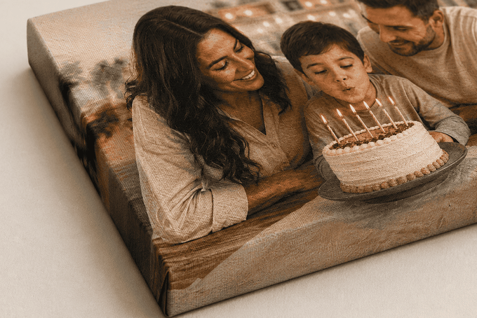 A closer look at an uncoated canvas.