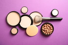 Setting Powder vs. Finishing Powder: What's the Difference?