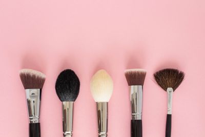 Five types of eyeshadow brushes.