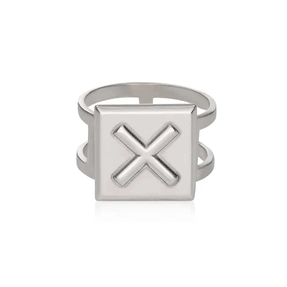A Domino tile shaped ring in sterling silver with an initial 