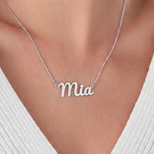 London Name Necklace with the word Mia in Sterling Silver London Name Necklace with the word Mia in Sterling Silver