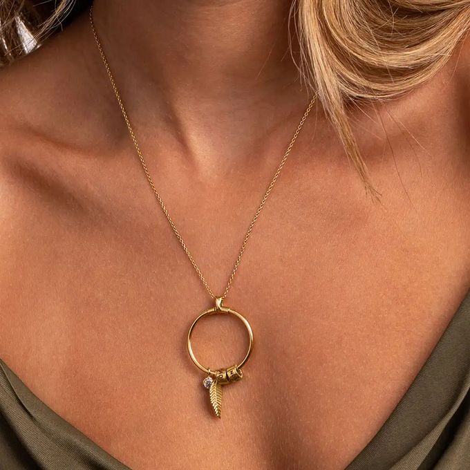 Linda Circle Pendant Necklace in 18k Gold Plating – MYKA