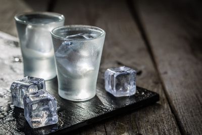 Beluga BELUGA VODKA WODKA SHOT GLASSES SET OF 6 EXCLUSIVE BAR  GLASSES: Shot Glasses