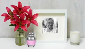 10 Best Pink Cremation Urns for a Graceful Departure