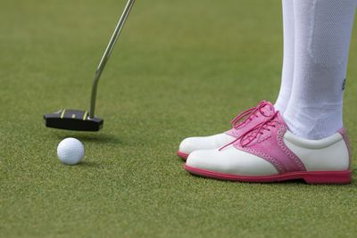 Golf shoes with orthotics