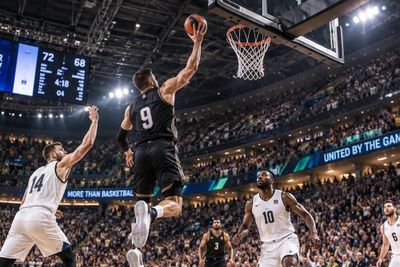 E-Basketball Team Selection: How the Team a Player Picks Moves the Line